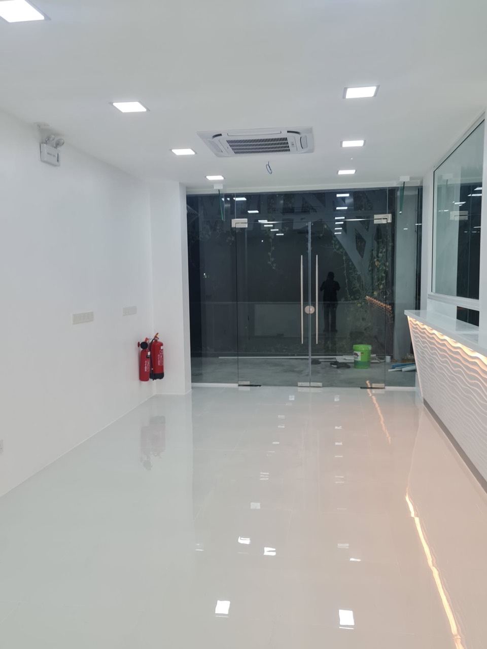 Retail showroom with glass entrance